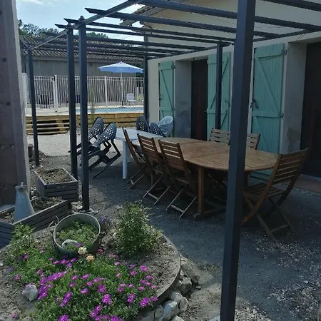 度假居 